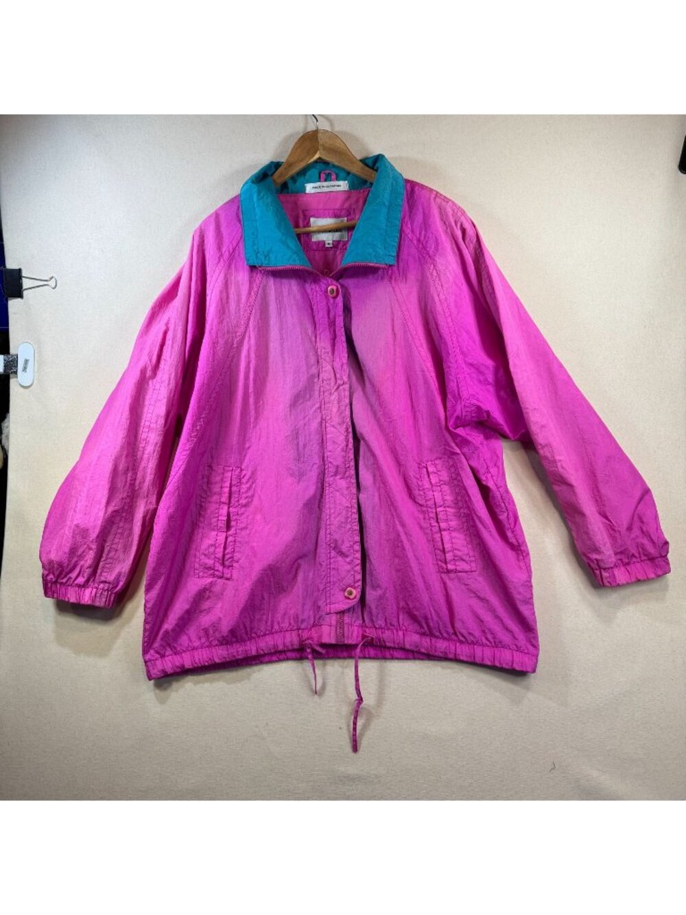 HK113 - Vintage 1990s Cambridge Nylon Windbreaker 1X Pink Teal Colorblock Jacket